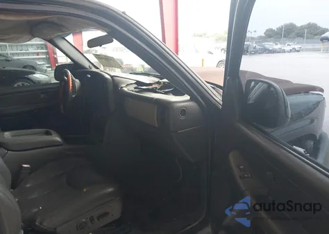 2001 Chevrolet Silverado 1500 from USA, damaged, VIN 2GCEC19W411154811